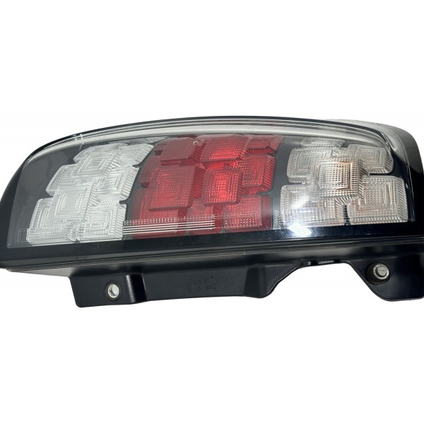 Lanterna Traseira Esquerda Uno Vivace 2016 A 2022 Original