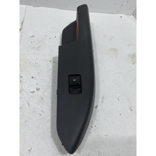 Moldura Botão Vidro Elétrico Direito Gm Spin Orig 52018633