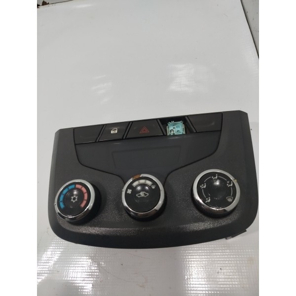 Moldura Comando Botao Ar Condicionado Montana Agile 2015 (u