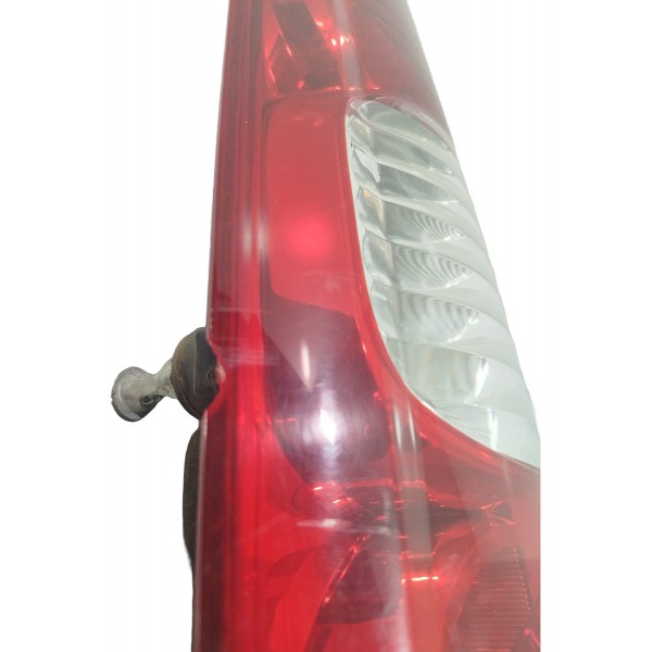 Lanterna Traseira Esquerda Fiat Fiorino 2014 2021 Detalhe