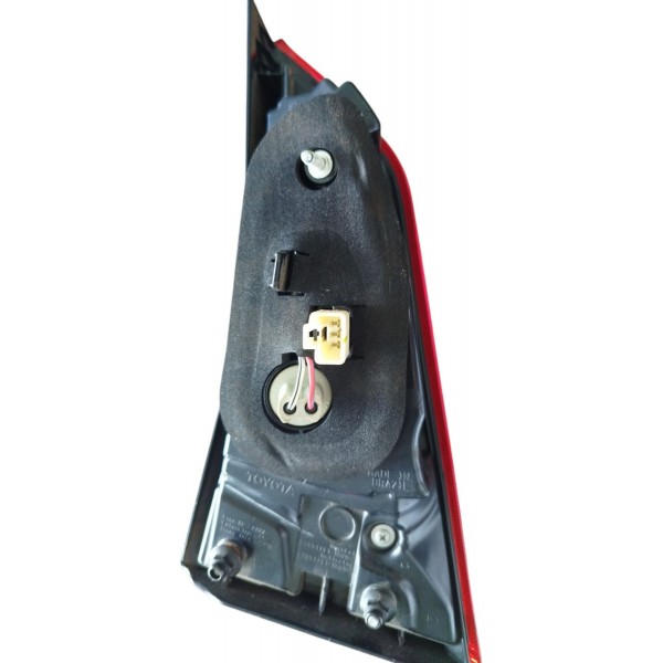 Lanterna Traseira Toyota Yaris Sedan 2020