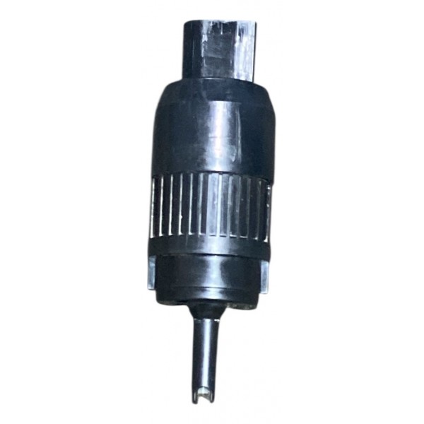 Bomba Esguicho Limpador Parabrisa Gm Onix Tracker Pum817027