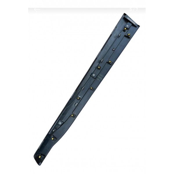 Friso Porta Dianteira Direito Kicks 2017 Á 2020 (usado)