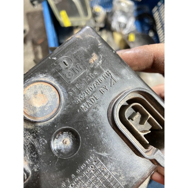 Farol De Milha Direito Gm Vectra 2006 A 2011